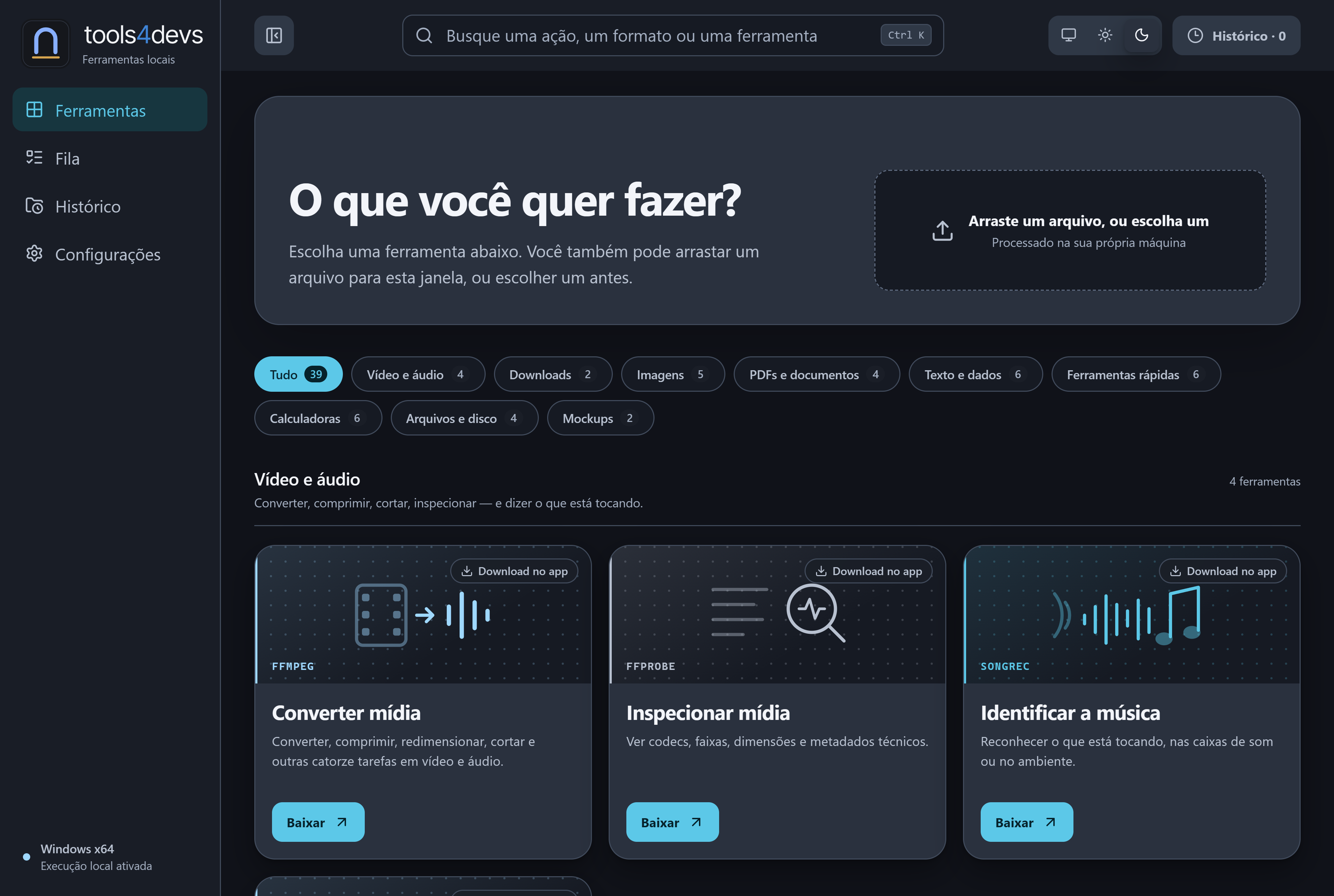 O mesmo catálogo do tools4devs no tema escuro, num fundo quase preto.